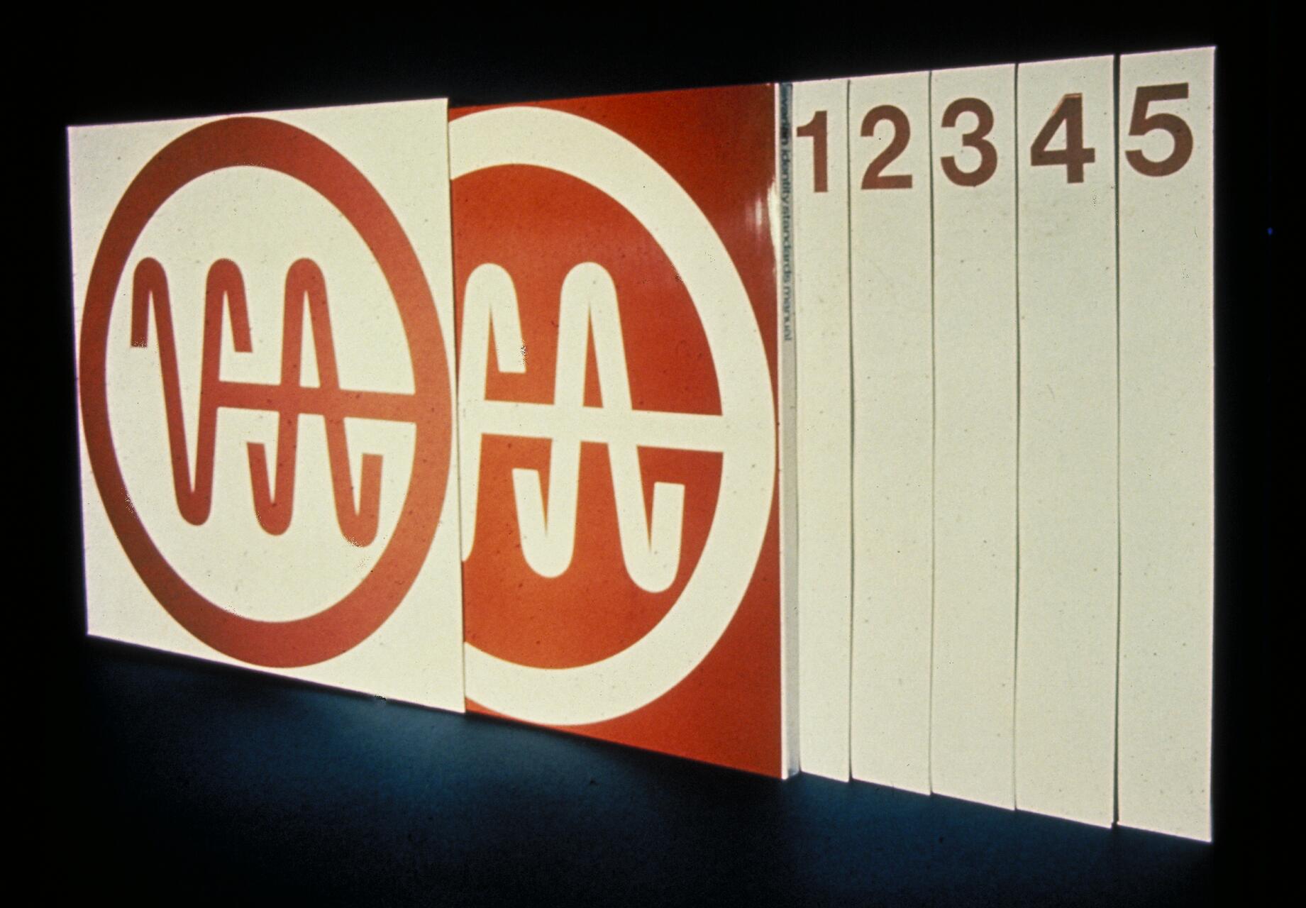 Red and white logo featuring a stylized waveform inside a circle, followed by numbered panels one to five.