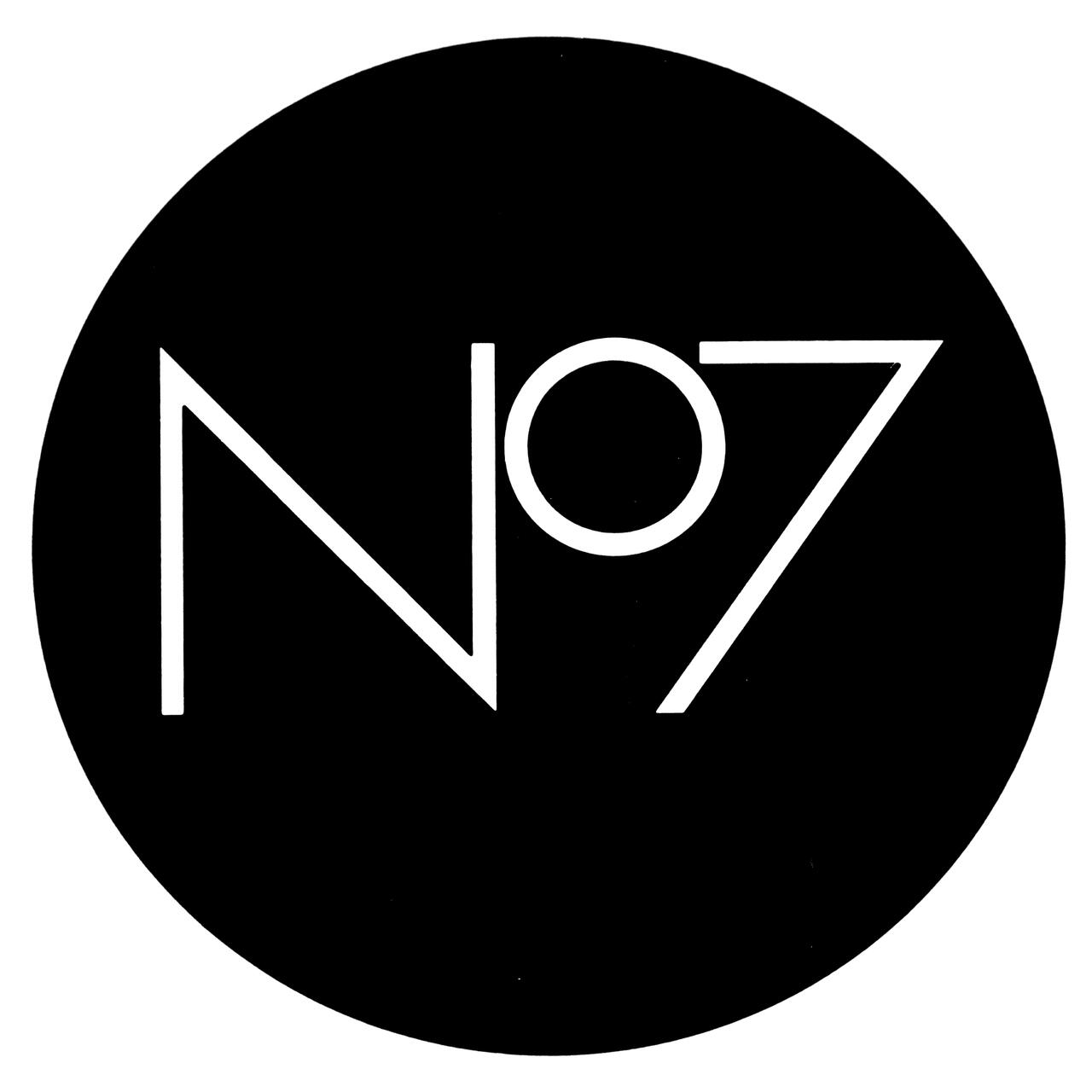 Logo featuring a black circle with the white text "No7" in a modern font.