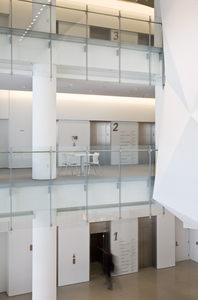 18A-04C-Spertus Institute, Graphics + Wayfinding-Studio/Lab